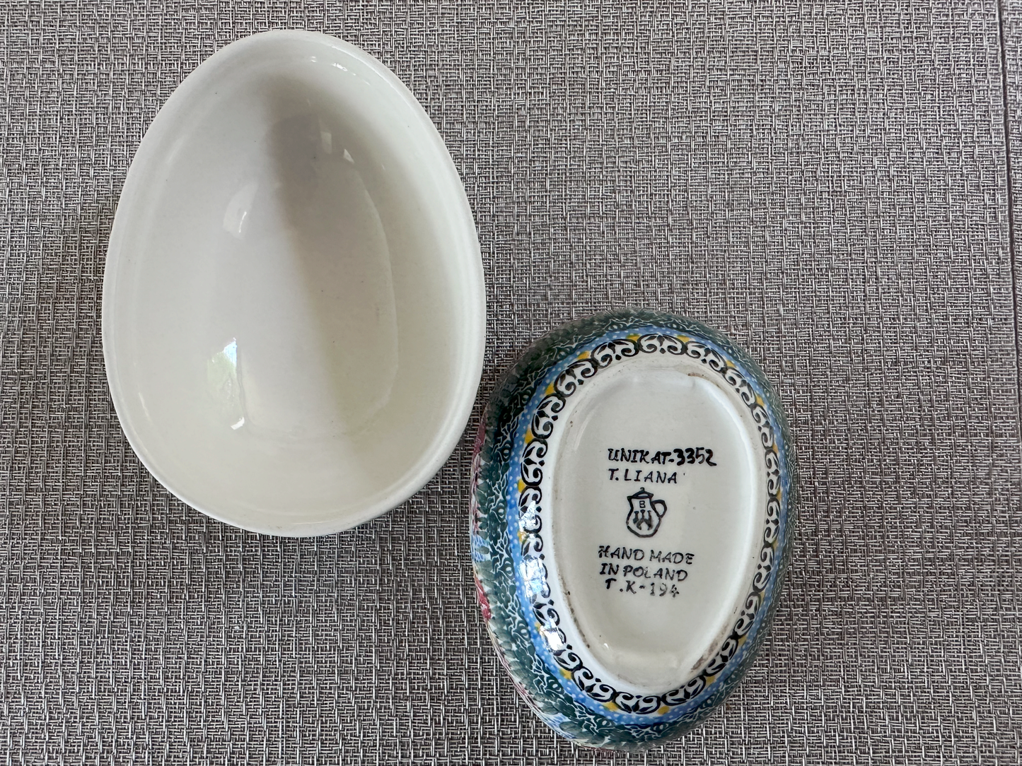 Ceramika Artystyczna Bolesławiec Polish Pottery - Hand-Painted - Egg Jar – Unikat #3352 “Dragonfly Meadow” – Artist Signed by T. Liana