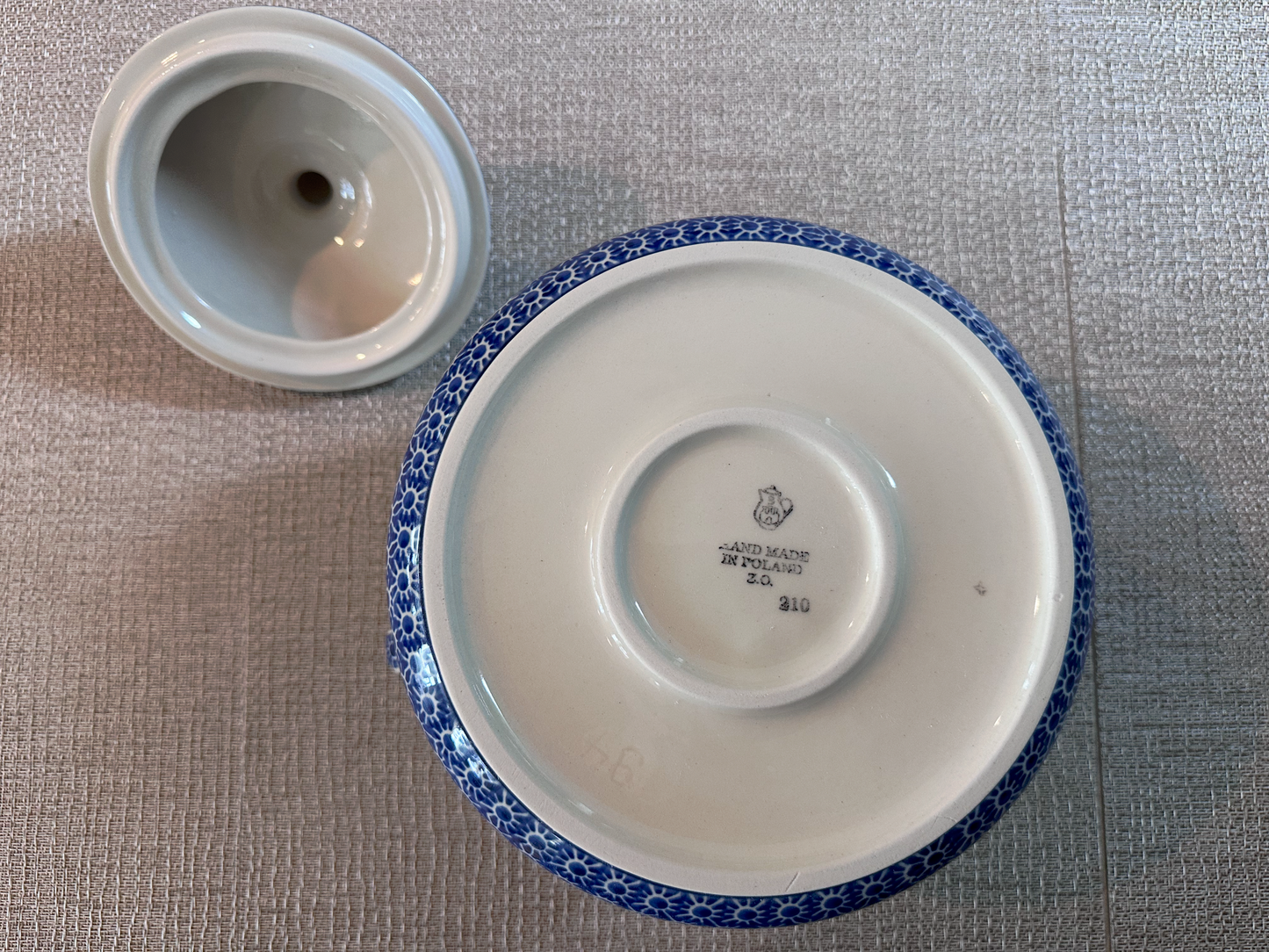 Ceramika Artystyczna Bolesławiec Polish Pottery - Handmade - Lidded Tureen – "Blue Floral" Pattern - 2 Qt