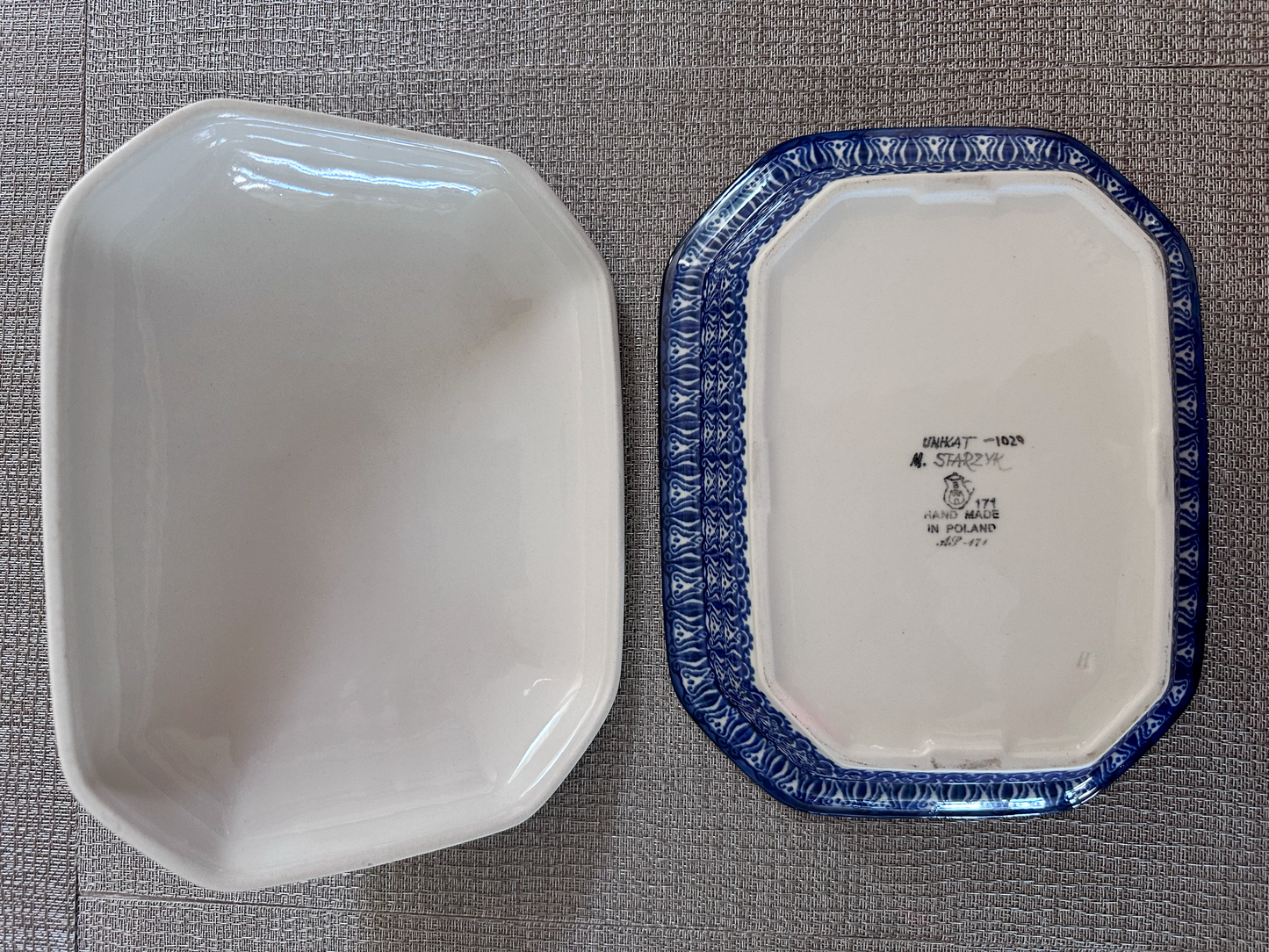 Ceramika Artystyczna – Bolesławiec Hand Made Polish Pottery - Medium Casserole with Lid – Artist Signed M. Starzyk – Unikat #1029 – 2 Cup