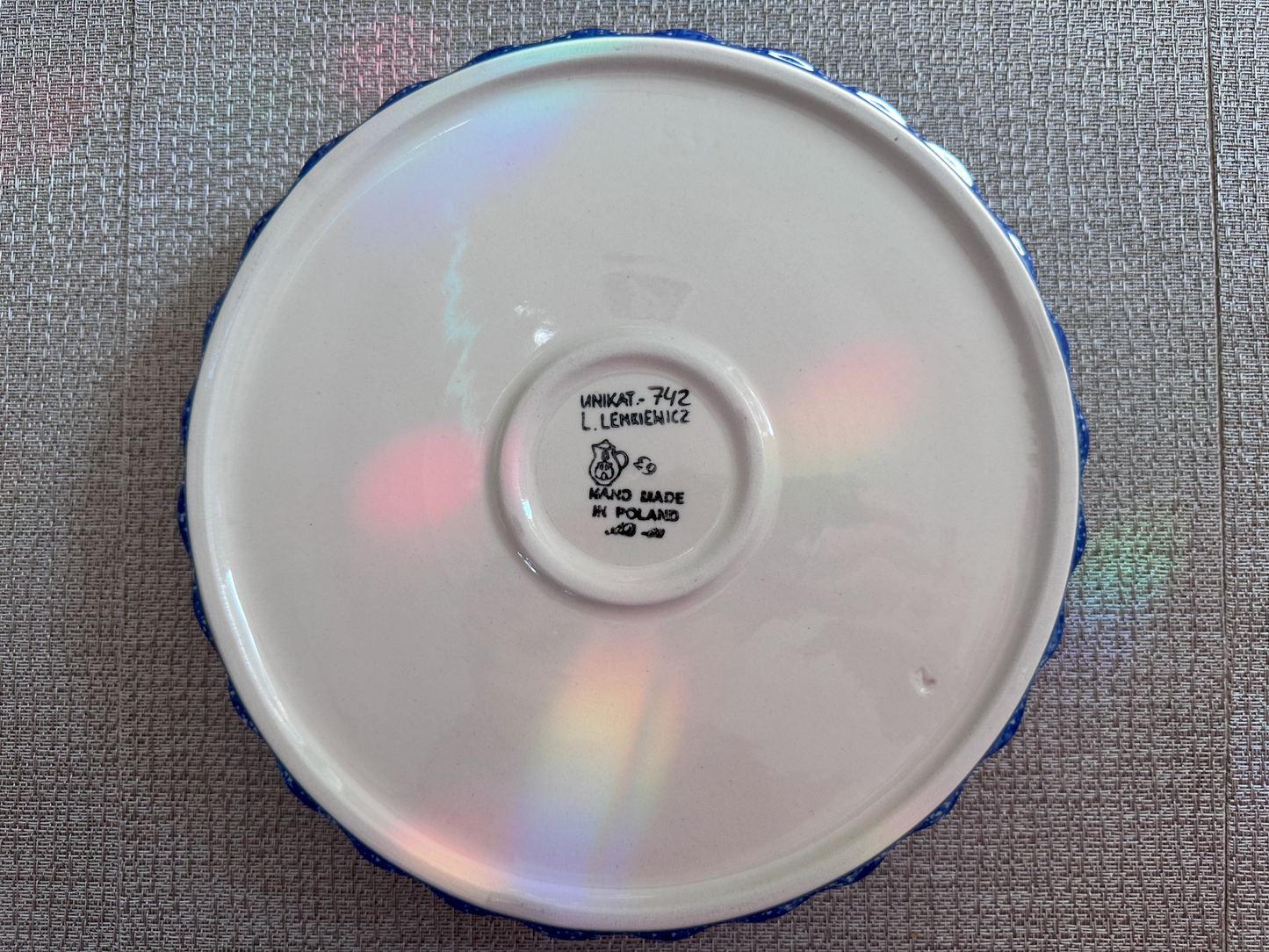 Ceramika Artystyczna – Bolesławiec Hand Made Polish Pottery - Round Scalloped Edge Serving / Quiche Dish – Artist Signed L. Lenkiewicz – Unikat #742 – 3-Cup Capacity