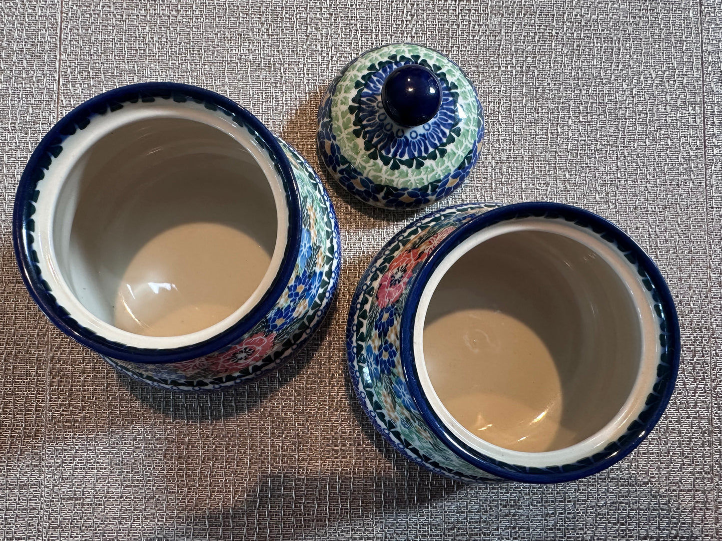 Ceramika Artystyczna Bolesławiec Polish Pottery - Handmade - 2x Jars with 1x Lid – UNIKAT #3145 – Artist Signed by M. Starzyk