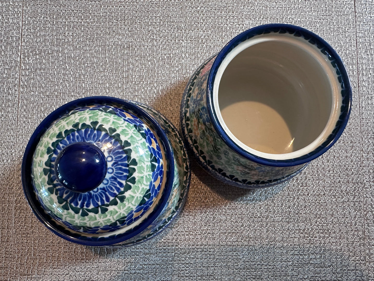 Ceramika Artystyczna Bolesławiec Polish Pottery - Handmade - 2x Jars with 1x Lid – UNIKAT #3145 – Artist Signed by M. Starzyk