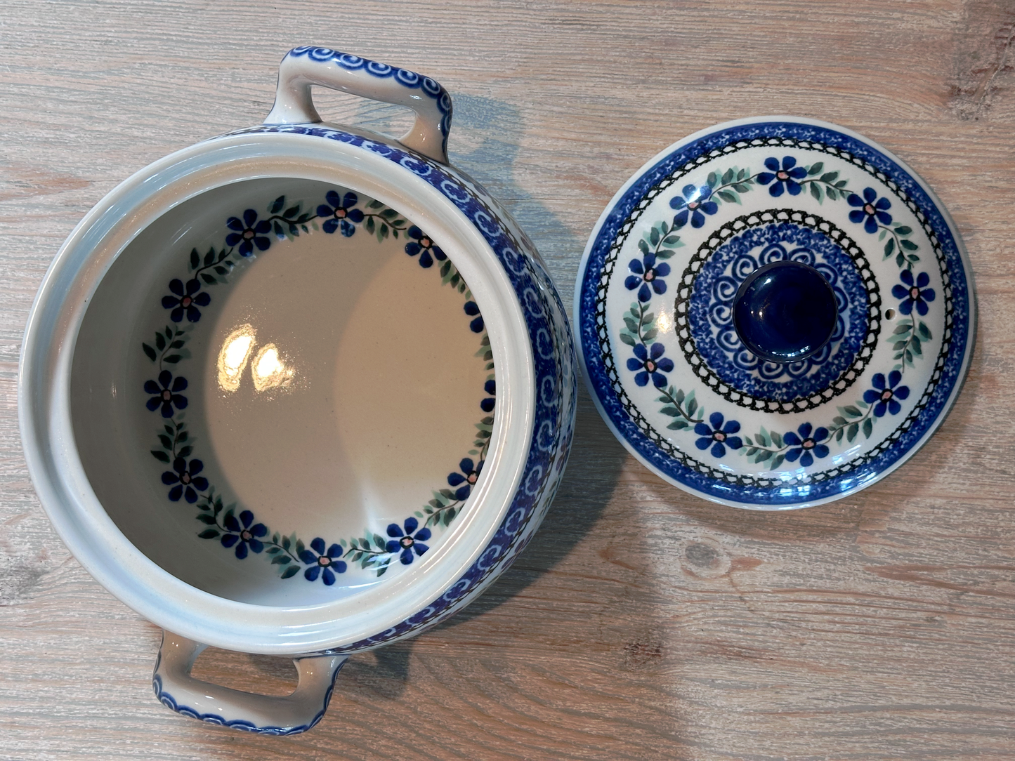 Zakłady Ceramiczne Bolesławiec Polish Pottery - Handmade - Lidded Tureen - 3 Qt