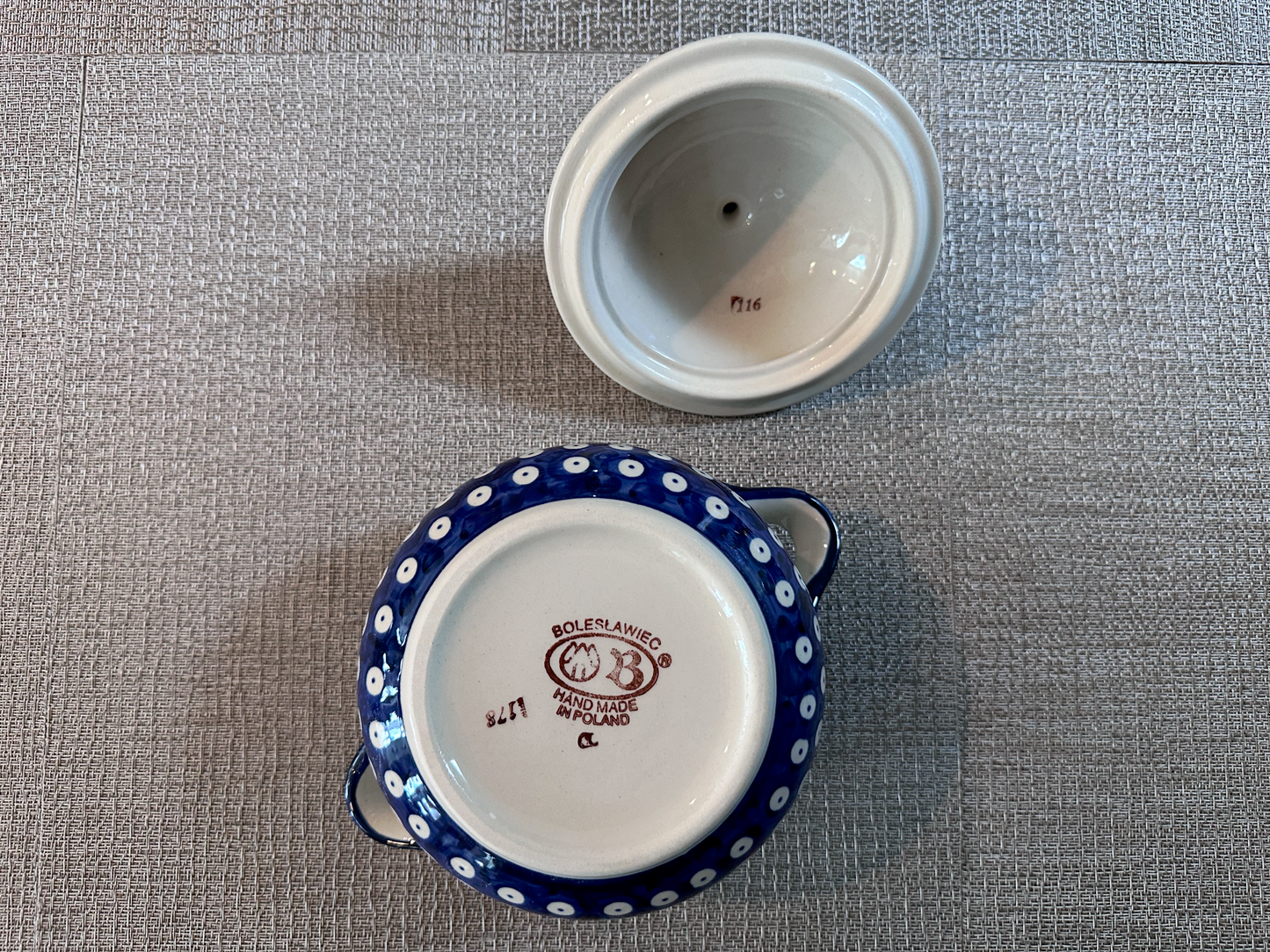 Zakłady Ceramiczne Bolesławiec Polish Pottery - Handmade - Lidded Tureen - 1/2 Qt