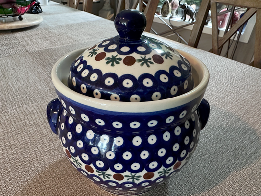 Zakłady Ceramiczne Bolesławiec Polish Pottery - Handmade - Round Lidded Internal Collar - Container – “Mosquito” Pattern - 1 1/2 Qt
