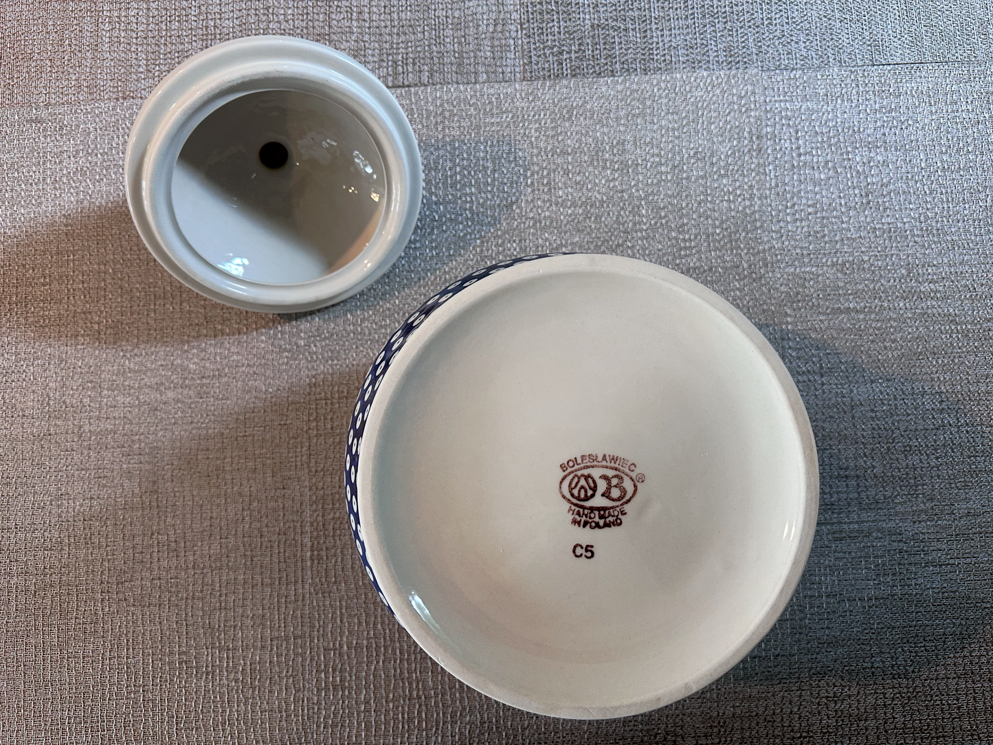 Zakłady Ceramiczne Bolesławiec Polish Pottery - Handmade - Lidded Container / Cookie Jar – "Mosquito" Pattern - 5 1/2 Qt