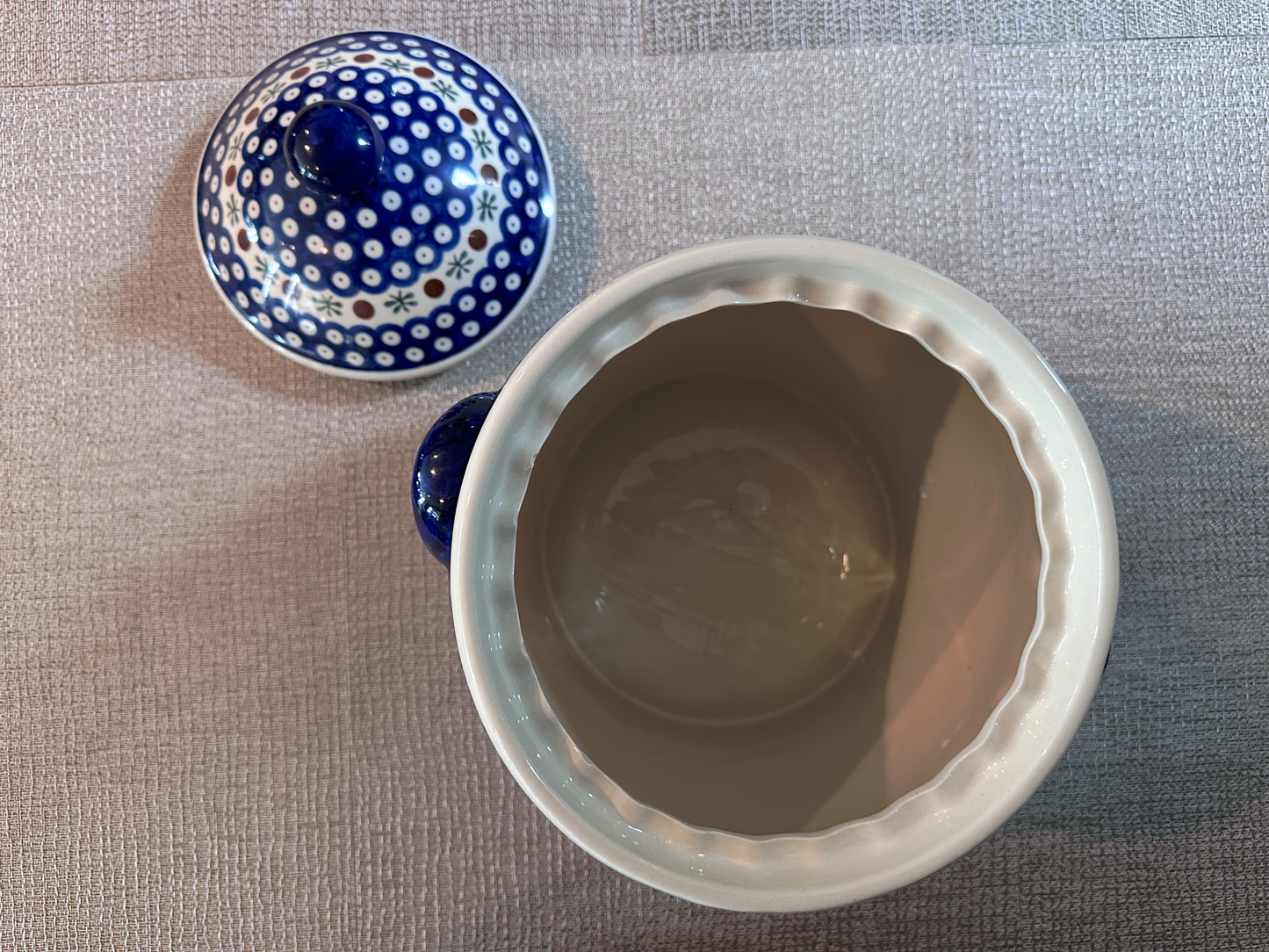 Zakłady Ceramiczne Bolesławiec Polish Pottery - Handmade - Lidded Container / Cookie Jar – "Mosquito" Pattern - 5 1/2 Qt