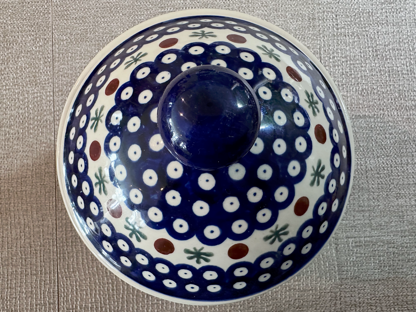 Zakłady Ceramiczne Bolesławiec Polish Pottery - Handmade - Internal Collar Lidded - Extra Large Container / Cookie Jar – "Mosquito" Pattern - 6 Qt