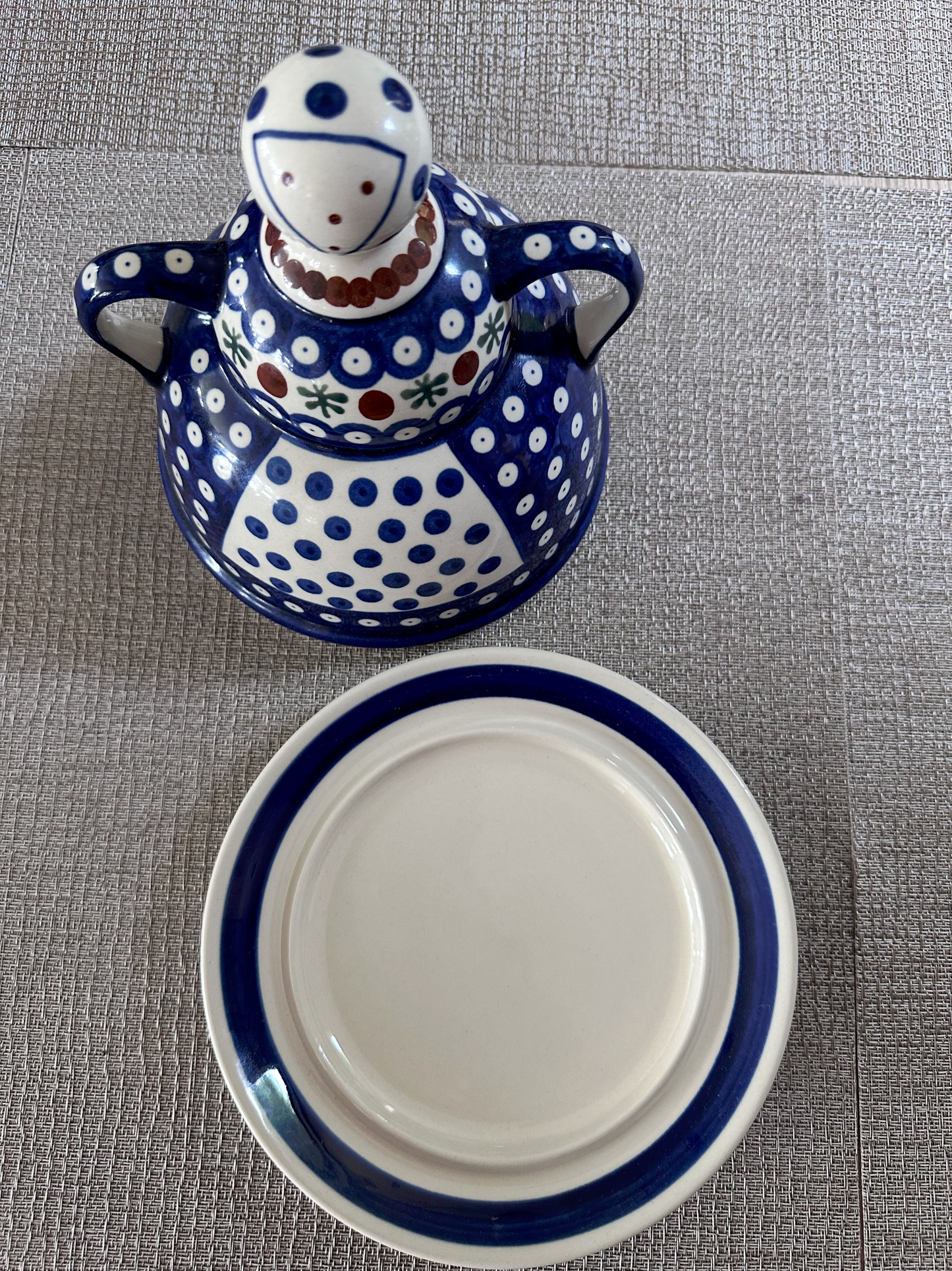 Zakłady Ceramiczne – Bolesławiec Hand Made Polish Pottery - Cheese Lady with Lid – “Mosquito” Pattern – 8"(H) x 7 3/4"(Dia)