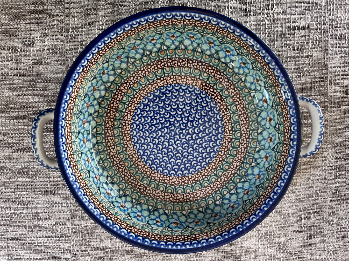 Ceramika Artystyczna – Bolesławiec Hand Made Polish Pottery - Round Baker with Handles – Artist Signed Hareyla Iwicka – "Aztec Sky" Pattern – Unikat #157 – 1 Quart