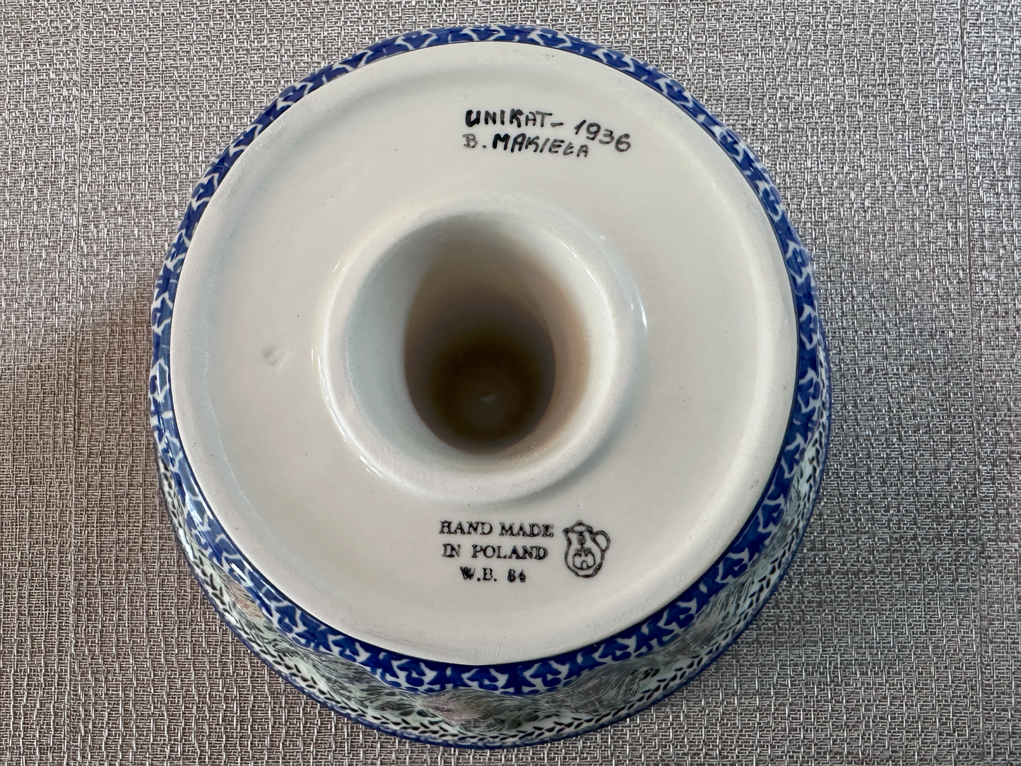 Ceramika Artystyczna – Bolesławiec Hand Made Polish Pottery - Round Brunt Cake Baker – UNIKAT #1936 – Artist Signed by B. Makieca – 4 3/4"(H) x 10"(Dia)