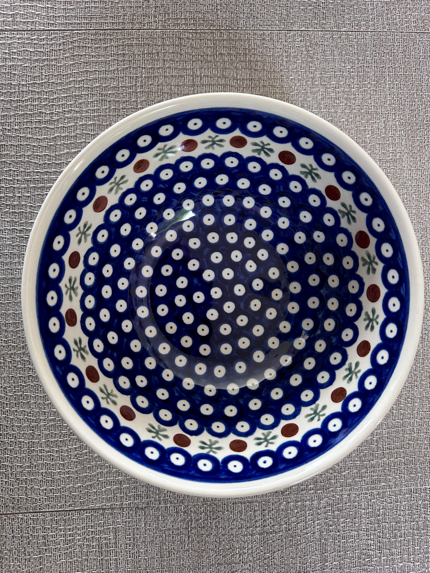 Zakłady Ceramiczne – Bolesławiec Hand Made Polish Pottery - Serving Bowl – “Mosquito” Pattern – 1 Qt – 8" Diameter