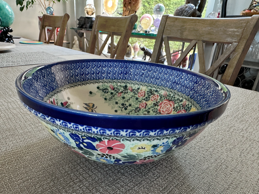 Ceramika Artystyczna – Bolesławiec Hand Made Polish Pottery Serving Bowl – Special Edition “A Walk Through My Garden” Pattern – Artist Signed M. Starzyk - Unikat #2387 – 1.5 Qt