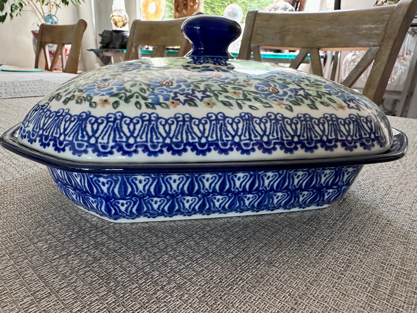 Ceramika Artystyczna – Bolesławiec Hand Made Polish Pottery - Medium Casserole with Lid – Artist Signed M. Starzyk – Unikat #1029 – 2 Cup