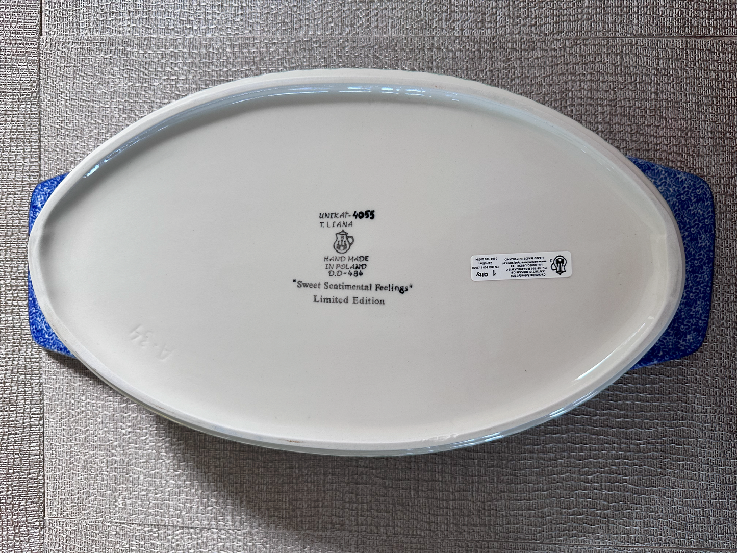 Ceramika Artystyczna – Bolesławiec Hand Made Polish Pottery - Large Oval Serving / Baking Dish – Artist Signed T. Liana – Limited Edition “Sweet Sentimental Feelings” Pattern – Unikat #4055