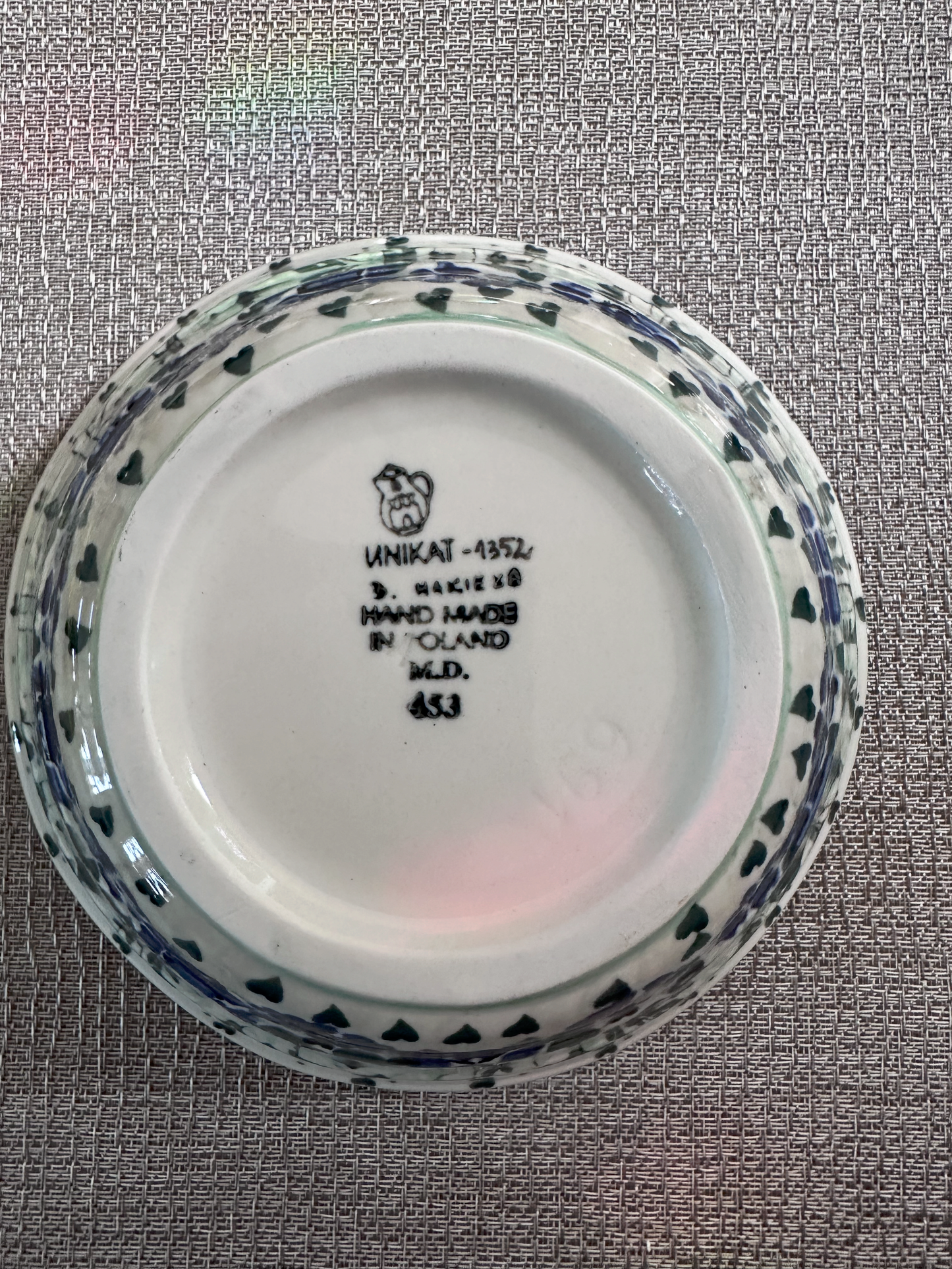 Ceramika Artystyczna – Bolesławiec Hand Made Polish Pottery - Round Wavy Edge Dish – Artist Signed D. Makiexa – Unikat #4352 – 1.25 Qt Capacity