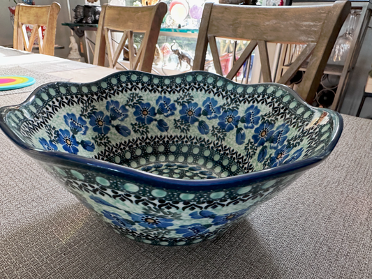 Ceramika Artystyczna – Bolesławiec Hand Made Polish Pottery - Round Wavy Edge Serving Dish – Artist Signed K. Kędzierska – Unikat #1012 – 1.25 Qt Capacity