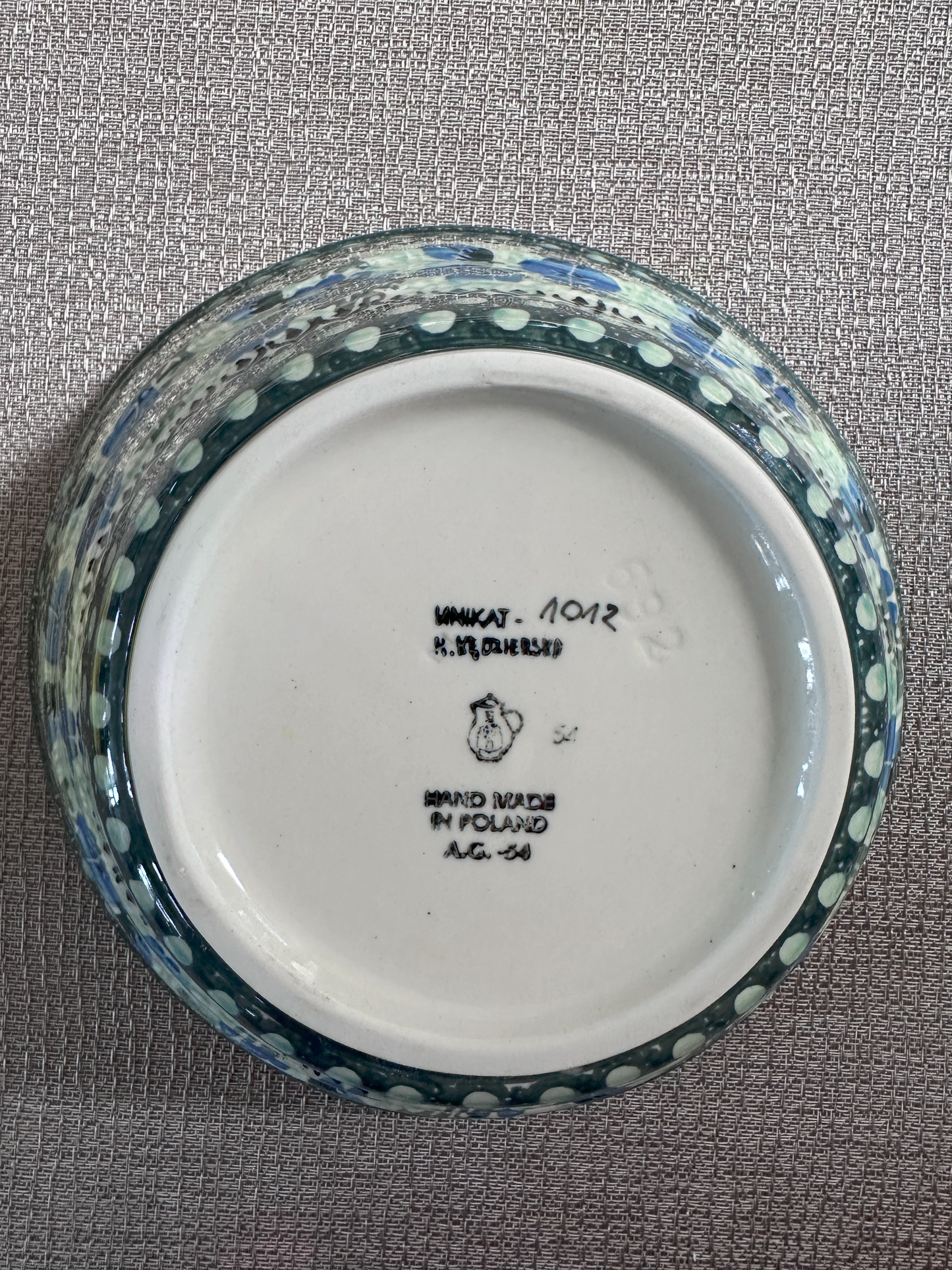 Ceramika Artystyczna – Bolesławiec Hand Made Polish Pottery - Round Wavy Edge Serving Dish – Artist Signed K. Kędzierska – Unikat #1012 – 1.25 Qt Capacity