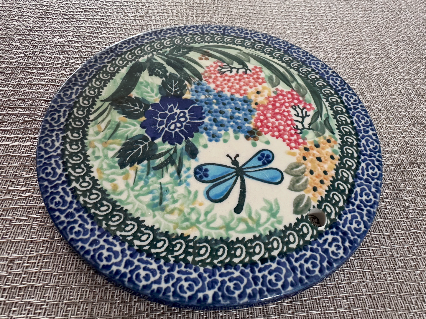 Ceramika Artystyczna – Bolesławiec Hand Made Polish Pottery - 7 1/4" Round Trivet – Artist Signed T. Liana – Unikat #2021