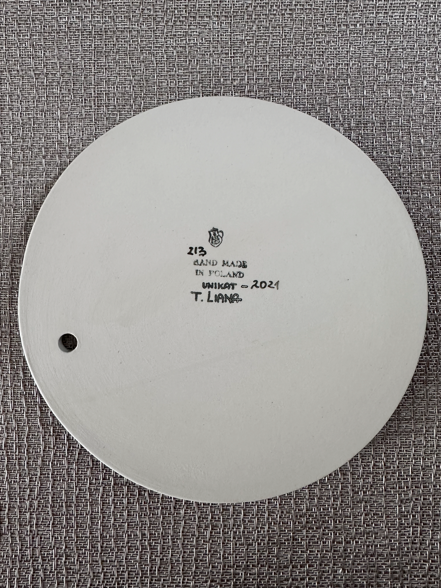 Ceramika Artystyczna – Bolesławiec Hand Made Polish Pottery - 7 1/4" Round Trivet – Artist Signed T. Liana – Unikat #2021