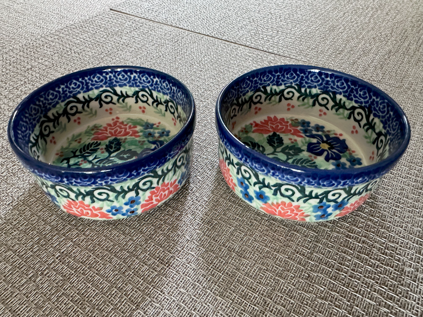 Ceramika Artystyczna – Bolesławiec Hand Made Polish Pottery - Set of 2 - Round Desert / Snack Dish – Artist Signed T. Liana – Unikat #2423 – 4 Oz Capacity