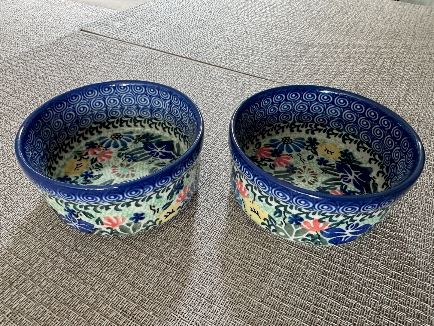 Ceramika Artystyczna – Bolesławiec Hand Made Polish Pottery - Set of 2 - Round Desert / Snack Dish – Artist Signed M. Starzyk – Unikat #2202 – 4 Oz Capacity