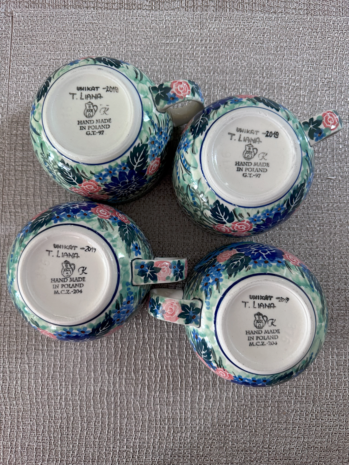 Ceramika Artystyczna – Bolesławiec Hand Made Polish Pottery - Set of 4 - Beverage Cups and Saucers – Artist Signed T. Liana – Unikat #2019 – 8 Oz Capacity