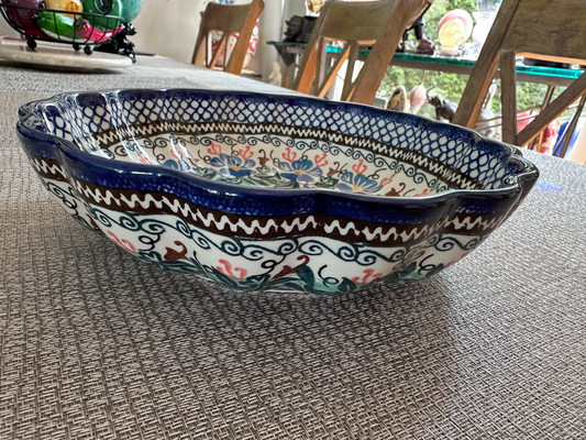 Ceramika Artystyczna – Bolesławiec Hand Made Polish Pottery - Round Scalloped Edge Serving Dish – Artist Signed D. Knapik – Unikat #1382 – 2-Cup Capacity