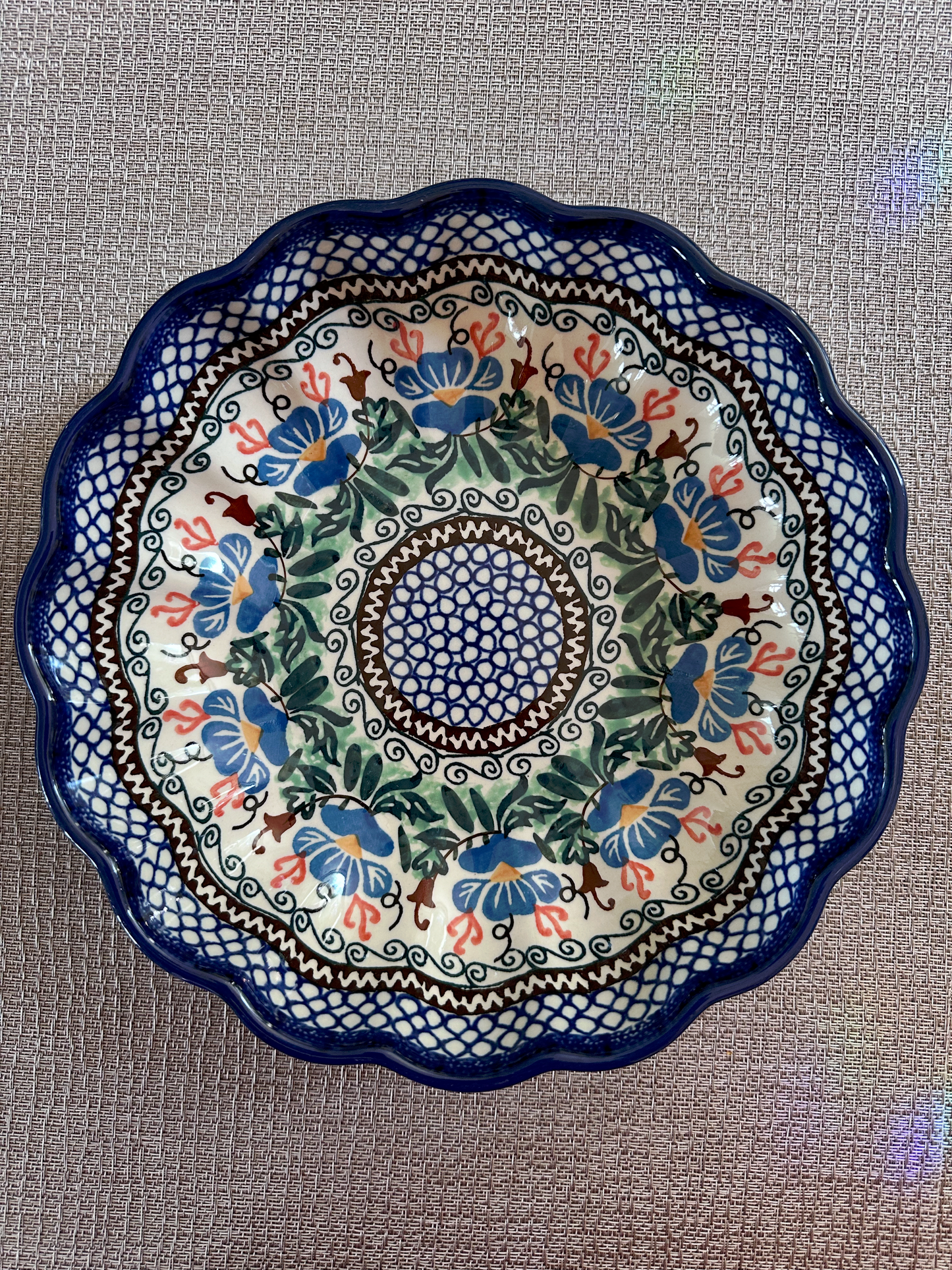 Ceramika Artystyczna – Bolesławiec Hand Made Polish Pottery - Round Scalloped Edge Serving Dish – Artist Signed D. Knapik – Unikat #1382 – 2-Cup Capacity