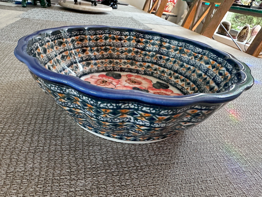 Zakłady Ceramiczne – Bolesławiec Hand Made Polish Pottery - Round Scalloped Edge Serving Dish – Artist Signed Purta Agata – Unikat #1278-ART-12 – 4-Cup Capacity