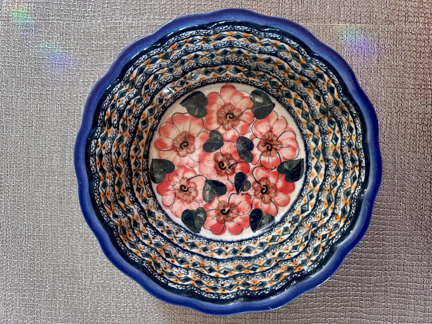 Zakłady Ceramiczne – Bolesławiec Hand Made Polish Pottery - Round Scalloped Edge Serving Dish – Artist Signed Purta Agata – Unikat #1278-ART-12 – 4-Cup Capacity