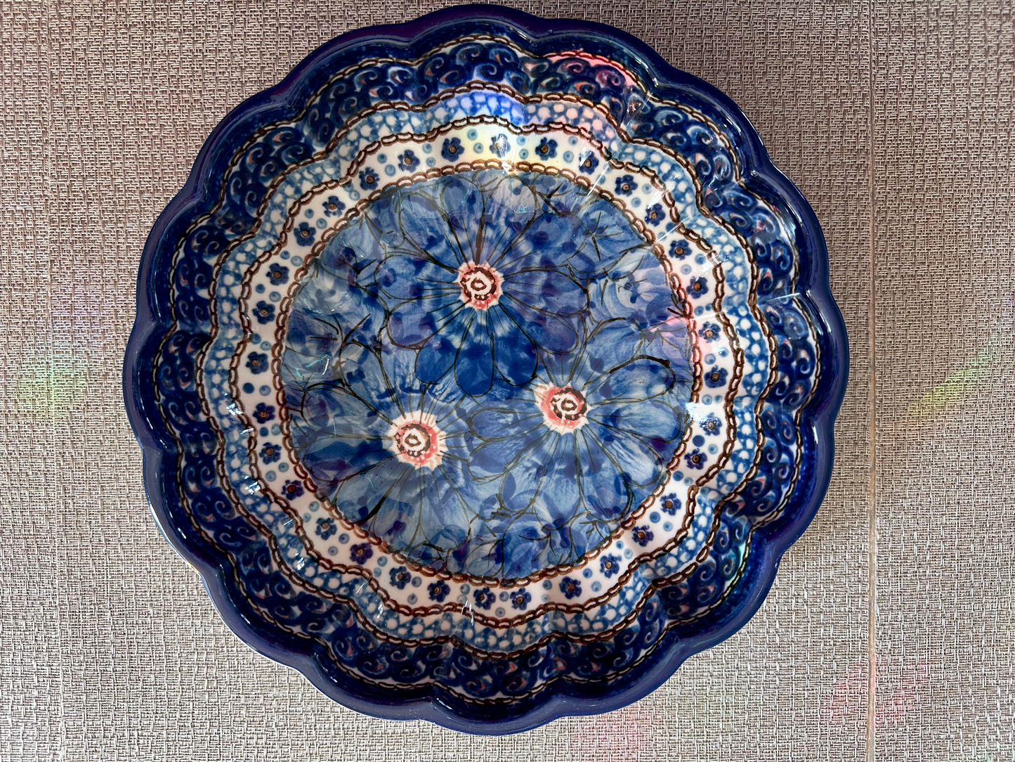 Ceramika Artystyczna – Bolesławiec Hand Made Polish Pottery - Round Scalloped Edge Serving / Quiche Dish – Artist Signed D. Cmyka – Unikat #408 – 3-Cup Capacity