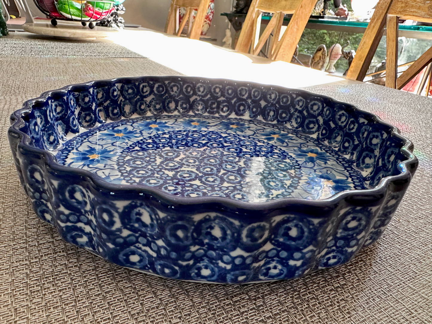 Ceramika Artystyczna – Bolesławiec Hand Made Polish Pottery - Round Scalloped Edge Serving / Quiche Dish – Artist Signed L. Lenkiewicz – Unikat #742 – 3-Cup Capacity