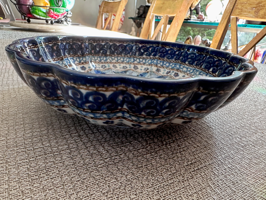 Ceramika Artystyczna – Bolesławiec Hand Made Polish Pottery - Round Scalloped Edge Serving / Quiche Dish – Artist Signed D. Cmyka – Unikat #408 – 3-Cup Capacity